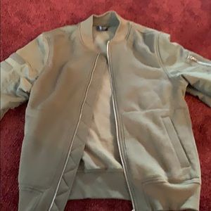 h and m bomber jacket size m
